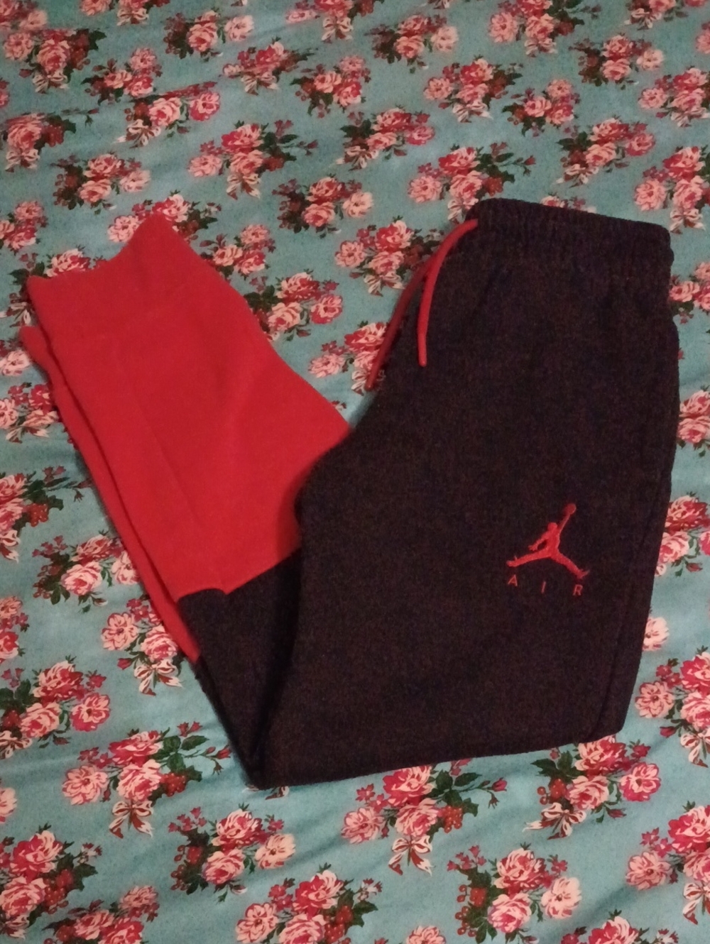 Air Jordan Joggers  Sweatpants For Boys Size Small 8-10 Yrs